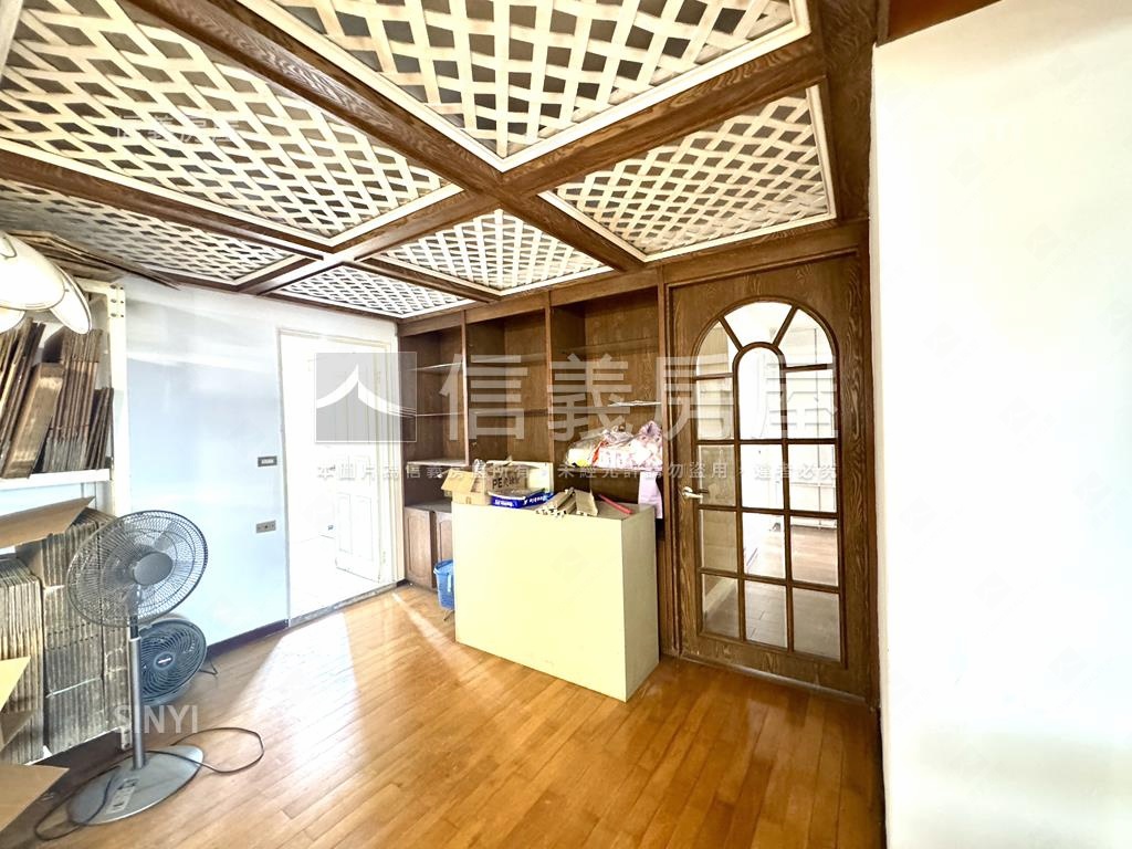信義安和管理高樓四房坡車房屋室內格局與周邊環境
