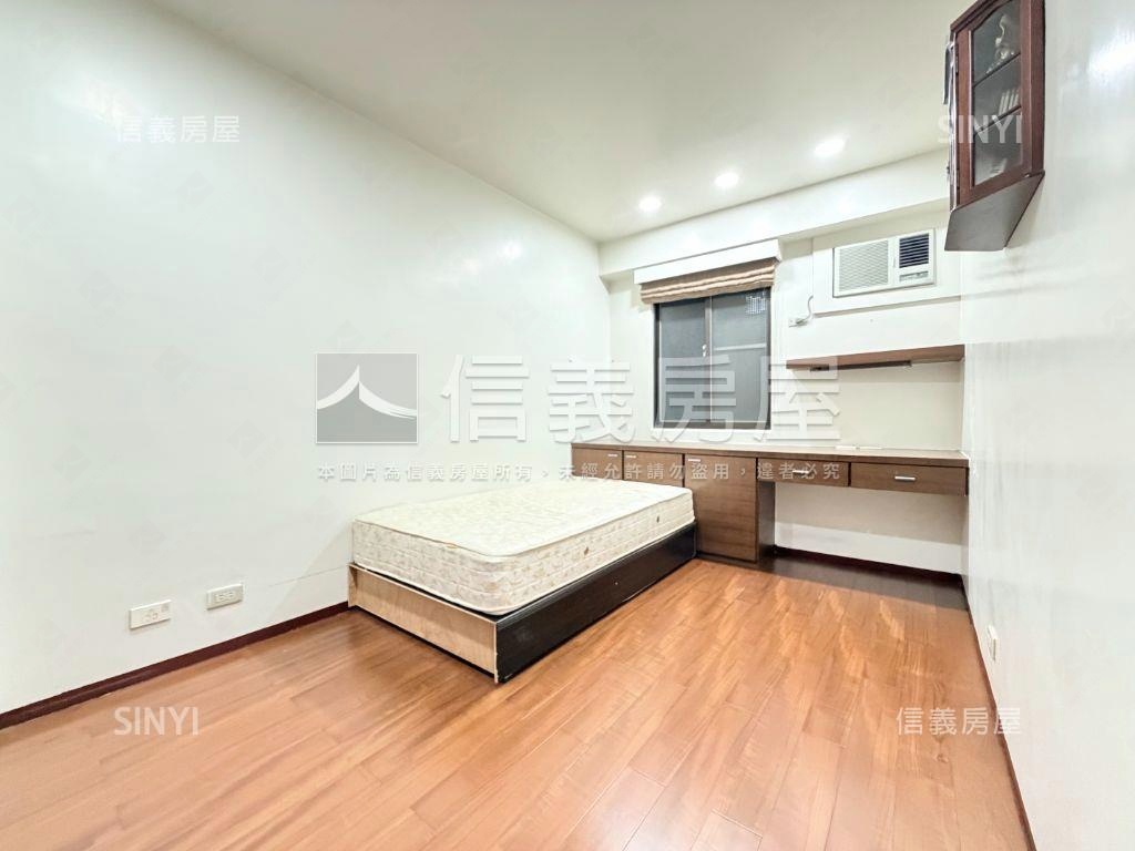 近衛武營中高樓美三房平車房屋室內格局與周邊環境