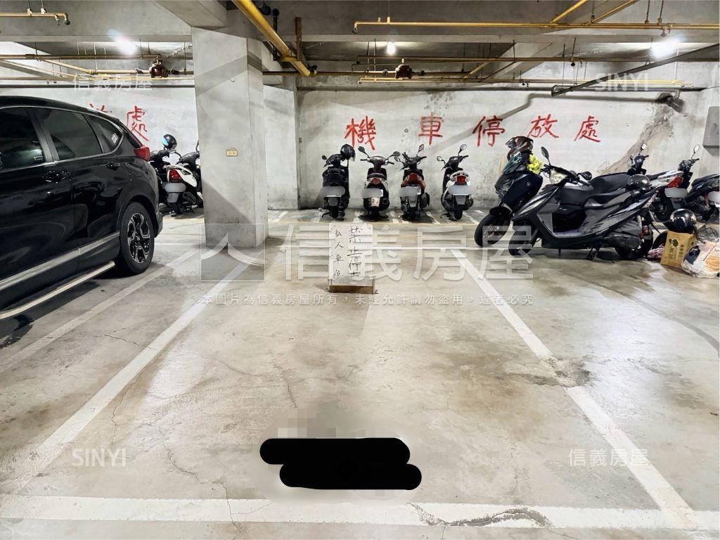 近衛武營中高樓美三房平車房屋室內格局與周邊環境