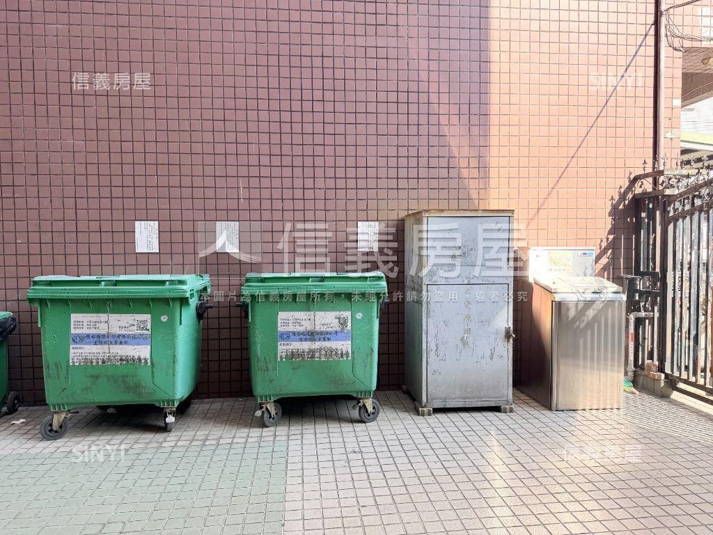 近衛武營中高樓美三房平車房屋室內格局與周邊環境