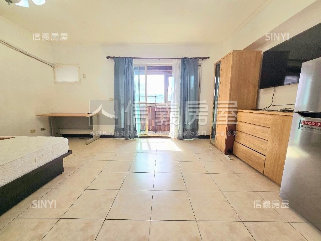 面重慶公園華廈套房房屋室內格局與周邊環境