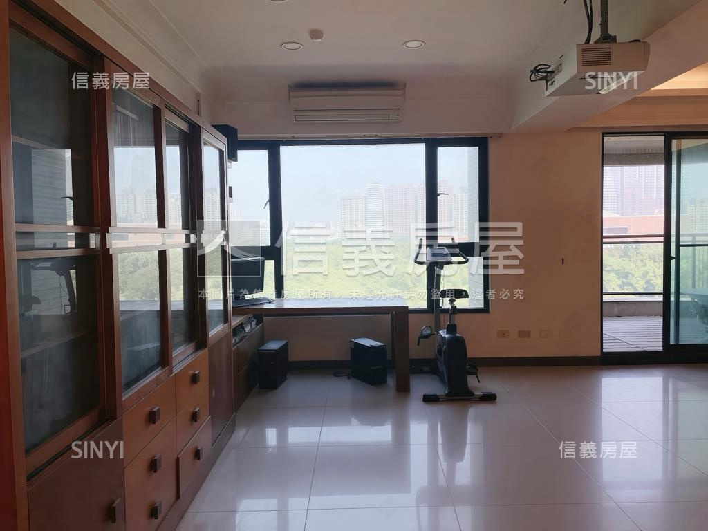 美術館首排三房平車豪邸房屋室內格局與周邊環境