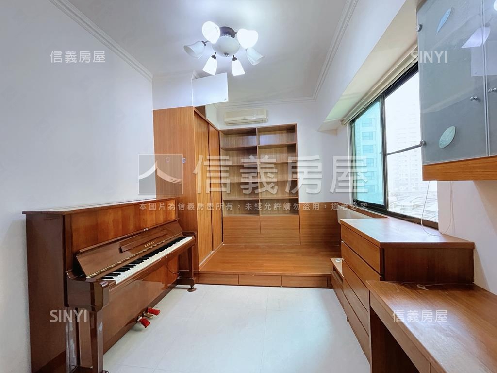 美術館首排三房平車豪邸房屋室內格局與周邊環境