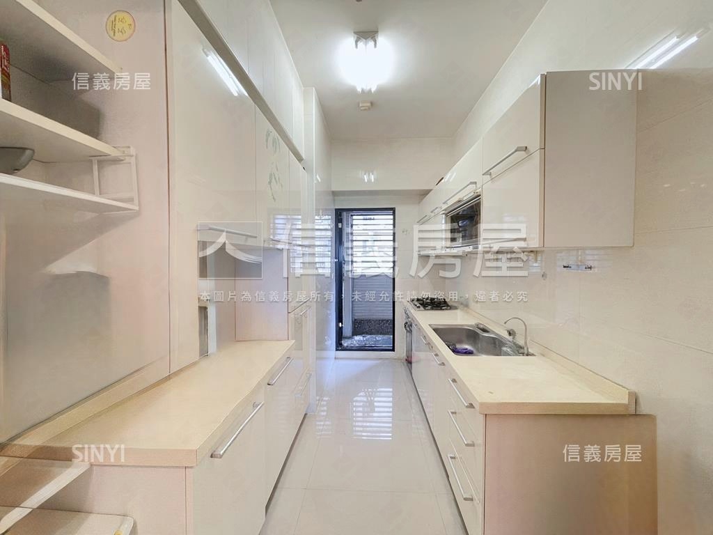 美術館首排三房平車豪邸房屋室內格局與周邊環境