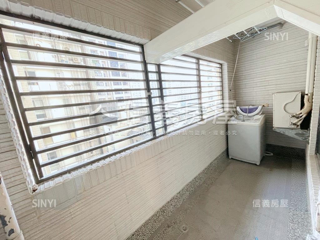 美術館首排三房平車豪邸房屋室內格局與周邊環境