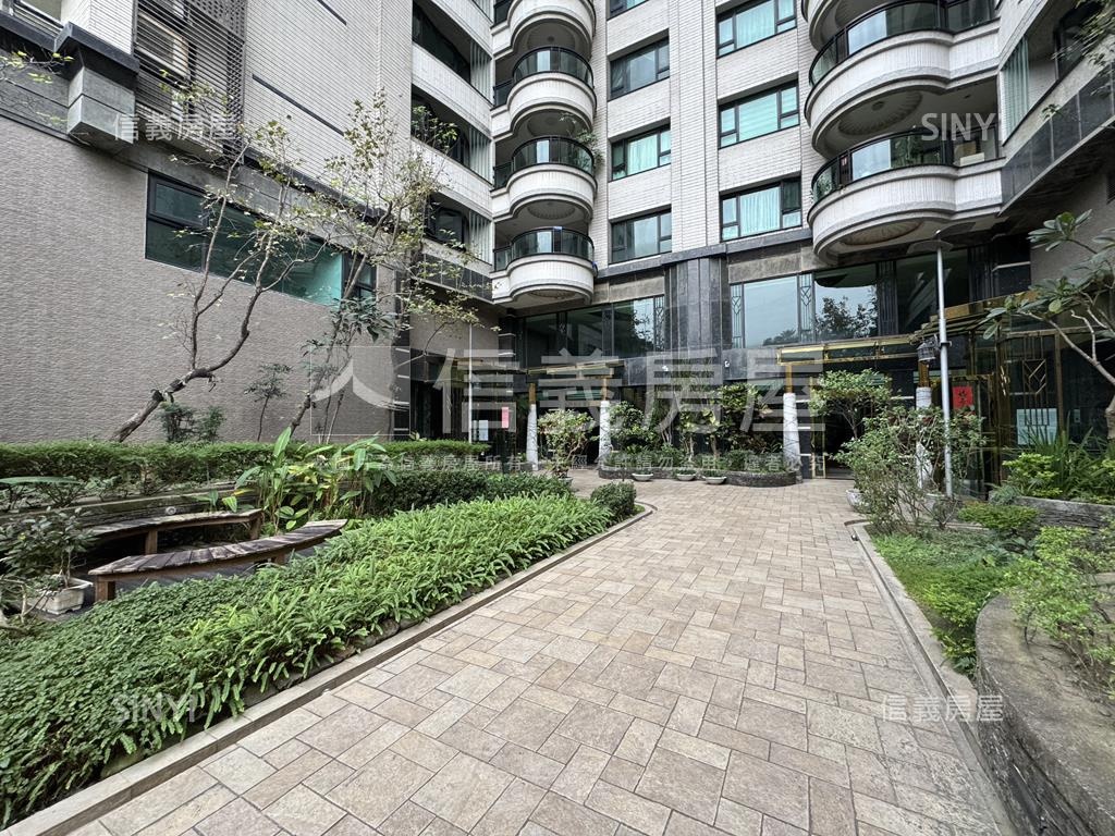 美術館首排三房平車豪邸房屋室內格局與周邊環境