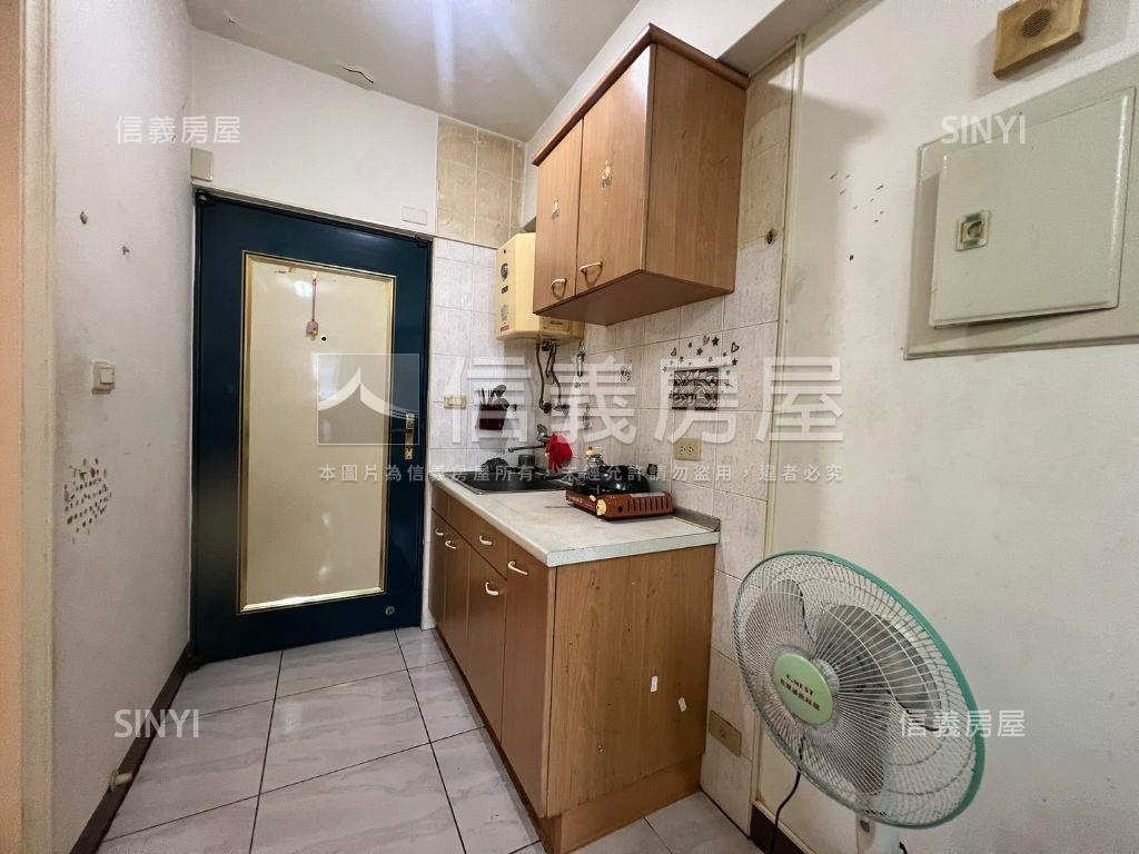 流行城市靚美屋房屋室內格局與周邊環境