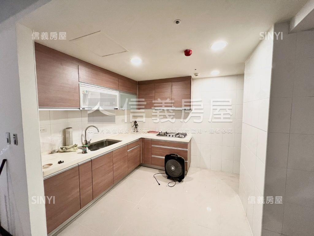 Ｕ未來面中庭景觀三房房屋室內格局與周邊環境