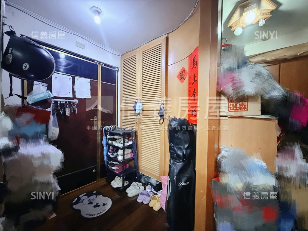 稀有釋出西區美四房車位房屋室內格局與周邊環境