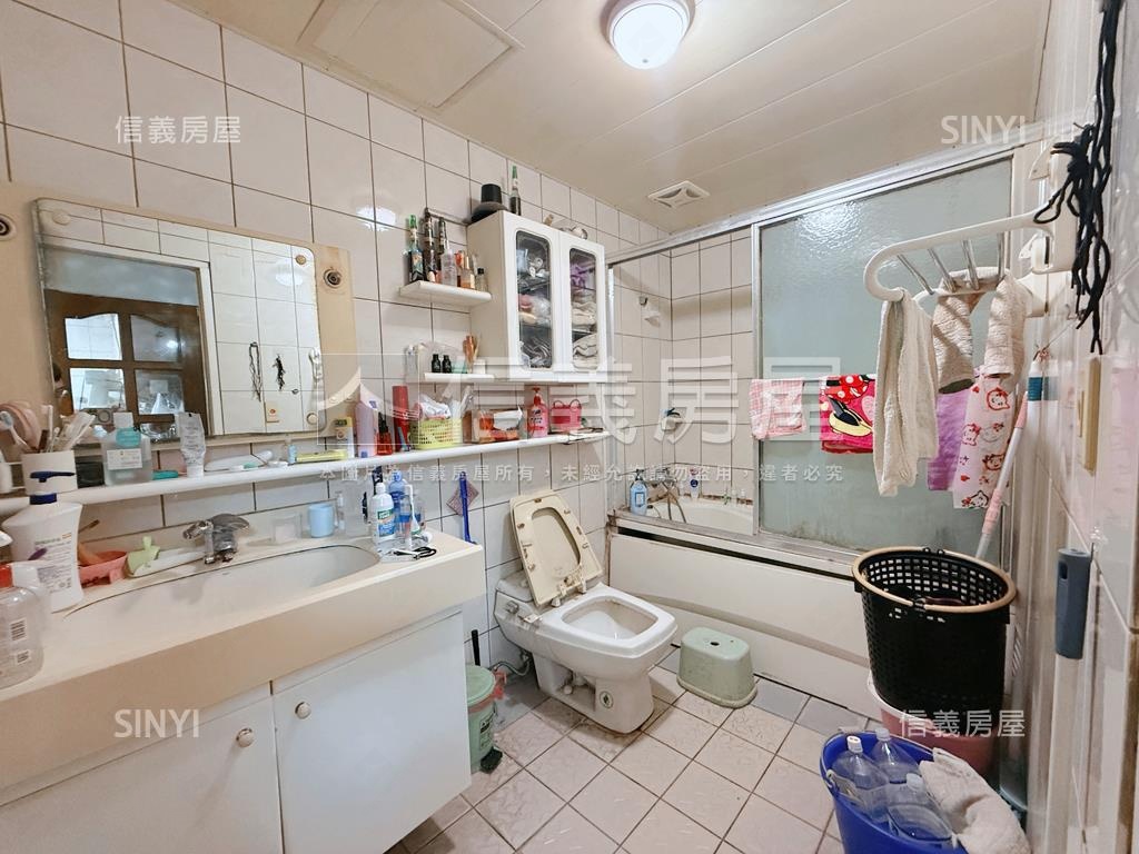 稀有釋出西區美四房車位房屋室內格局與周邊環境