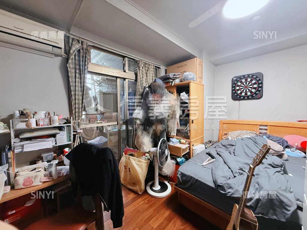 稀有釋出西區美四房車位房屋室內格局與周邊環境