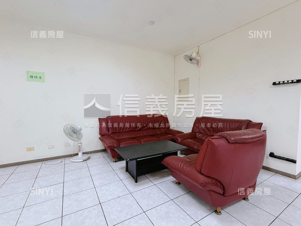 稀有釋出西區美四房車位房屋室內格局與周邊環境