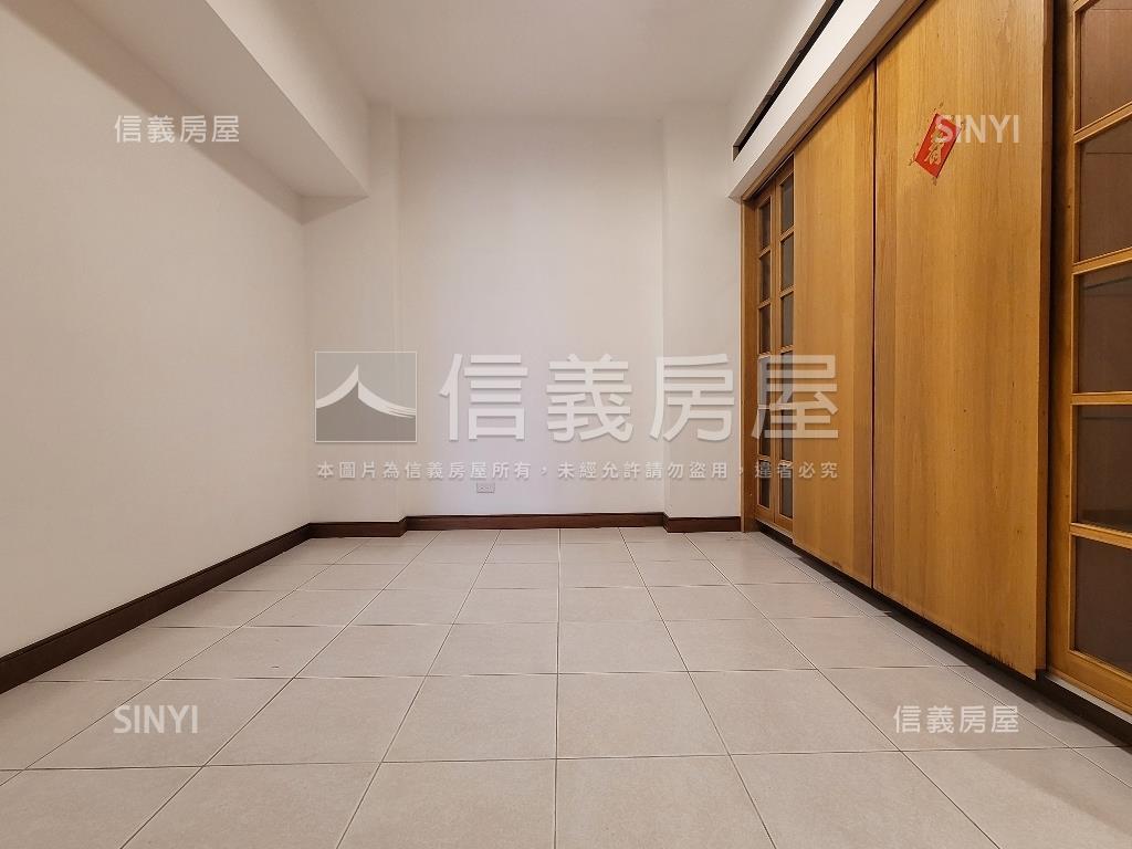 大器河景˙藝大３房車位房屋室內格局與周邊環境