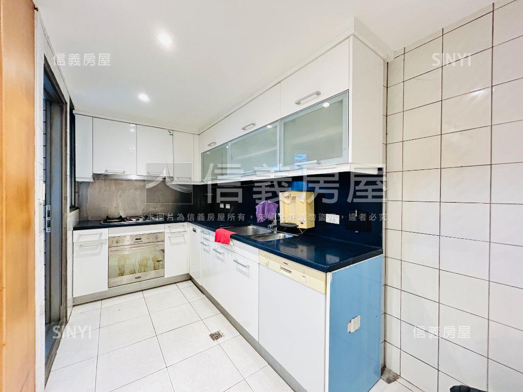 大器河景˙藝大３房車位房屋室內格局與周邊環境