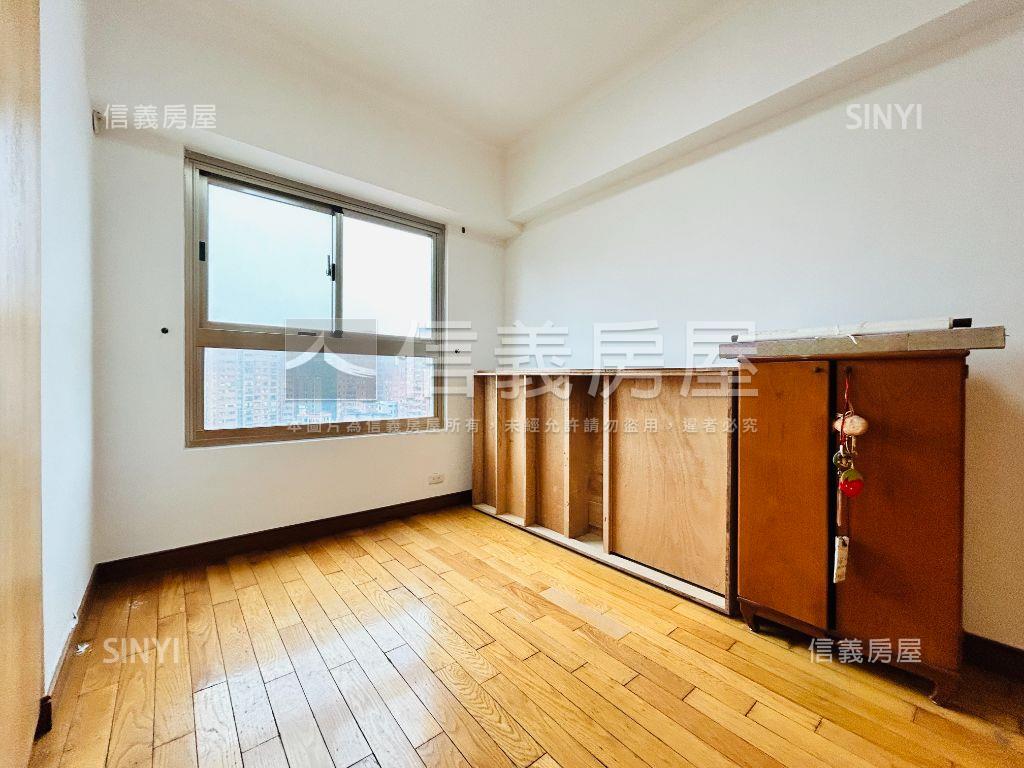 大器河景˙藝大３房車位房屋室內格局與周邊環境