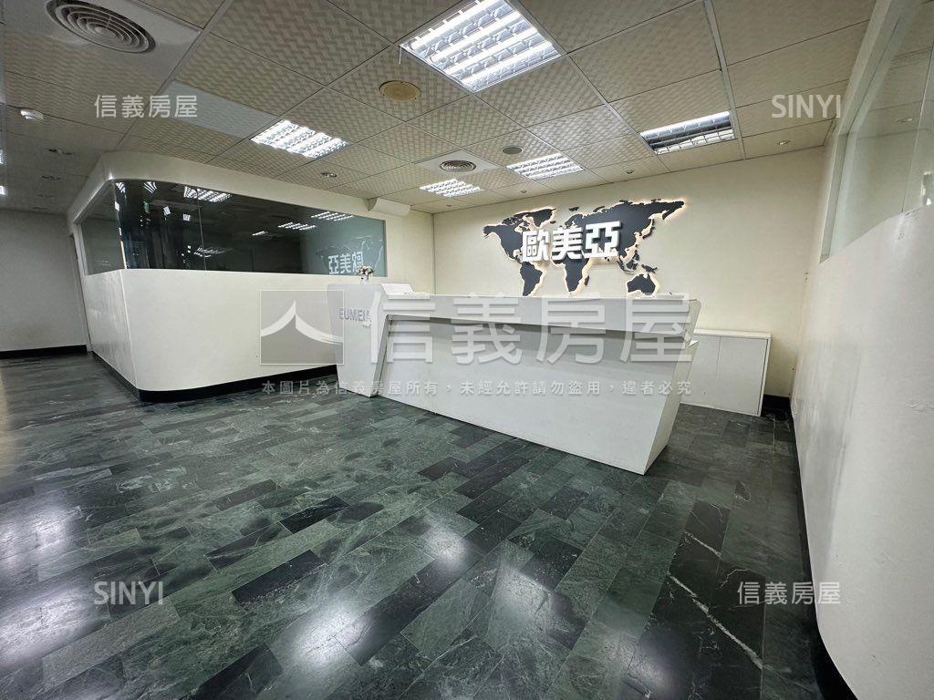專任北車雙子星旁商辦大樓房屋室內格局與周邊環境