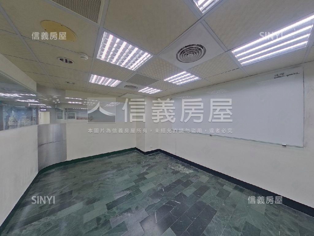 專任北車雙子星旁商辦大樓房屋室內格局與周邊環境