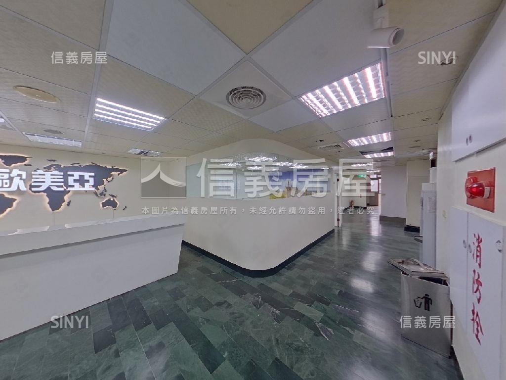 專任北車雙子星旁商辦大樓房屋室內格局與周邊環境