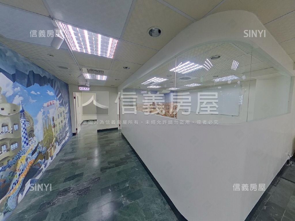 專任北車雙子星旁商辦大樓房屋室內格局與周邊環境