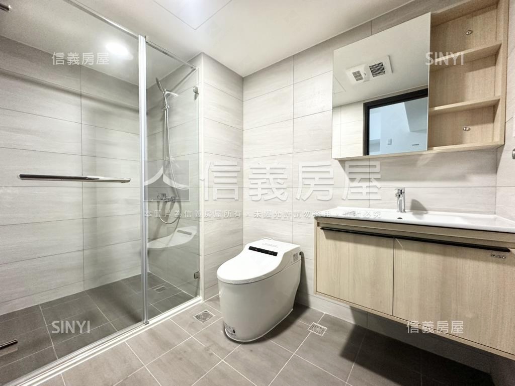 河堤世界美宅平車房屋室內格局與周邊環境