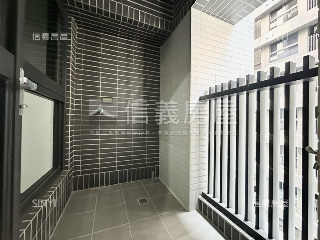 河堤世界美宅平車房屋室內格局與周邊環境