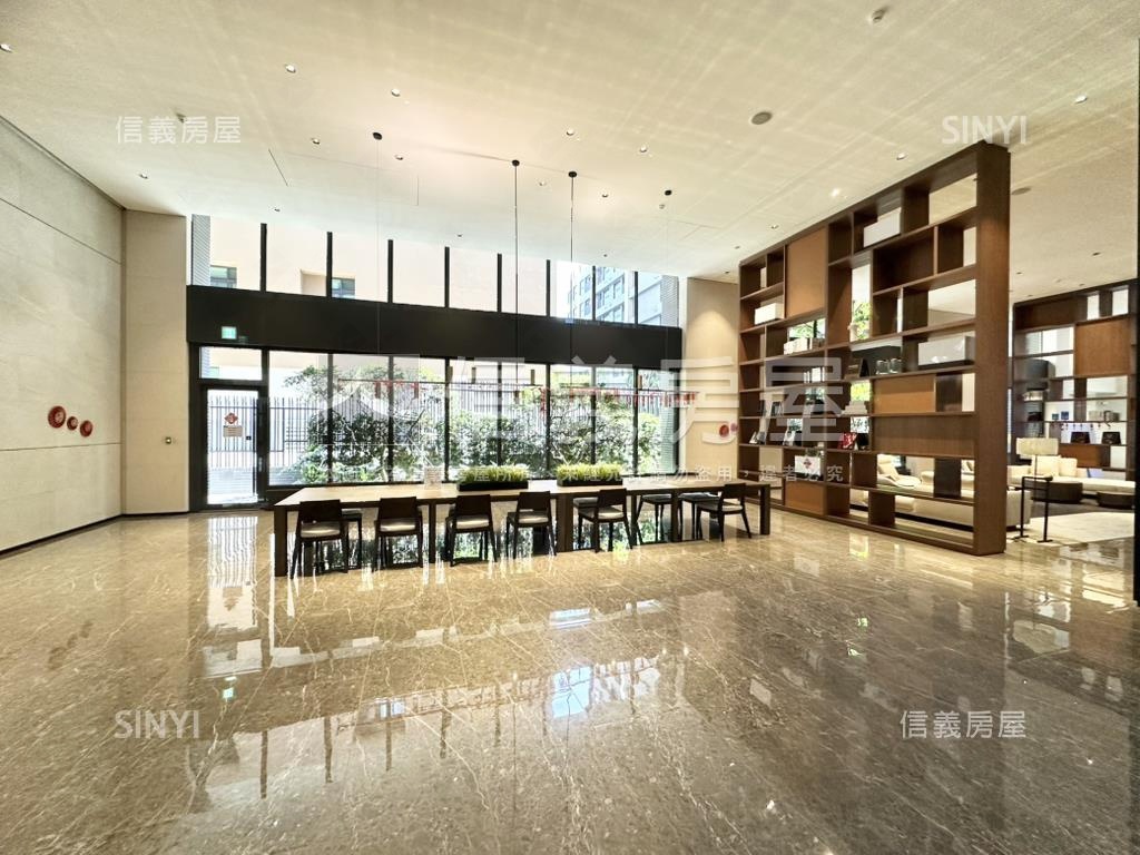 河堤世界美宅平車房屋室內格局與周邊環境