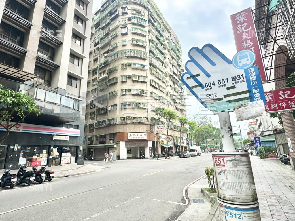屋豊香機械平面車位房屋室內格局與周邊環境