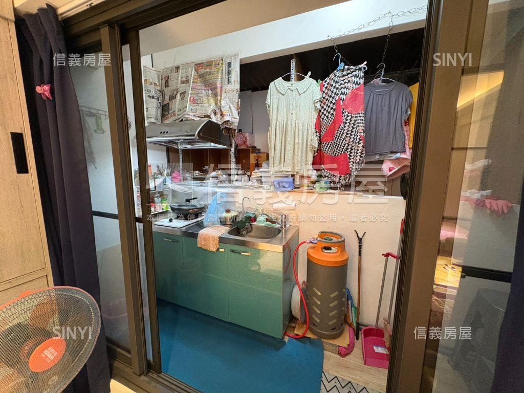 近一中商圈大陽台精美套房房屋室內格局與周邊環境