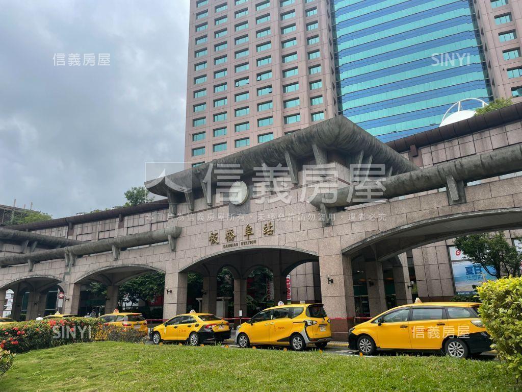 板橋中精華的金華街三樓！房屋室內格局與周邊環境