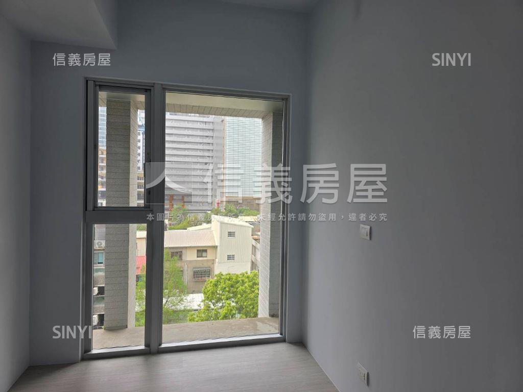 理仁柏舍陽台朝西南房屋室內格局與周邊環境