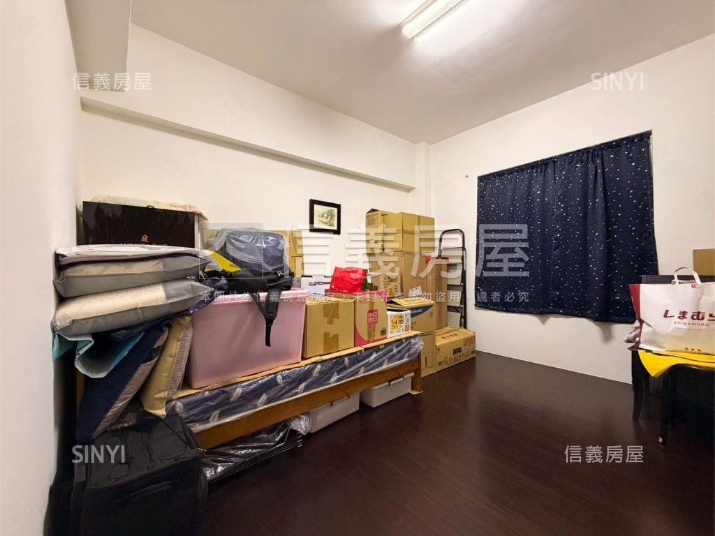 金鑽稀有陽台進出三房車位房屋室內格局與周邊環境