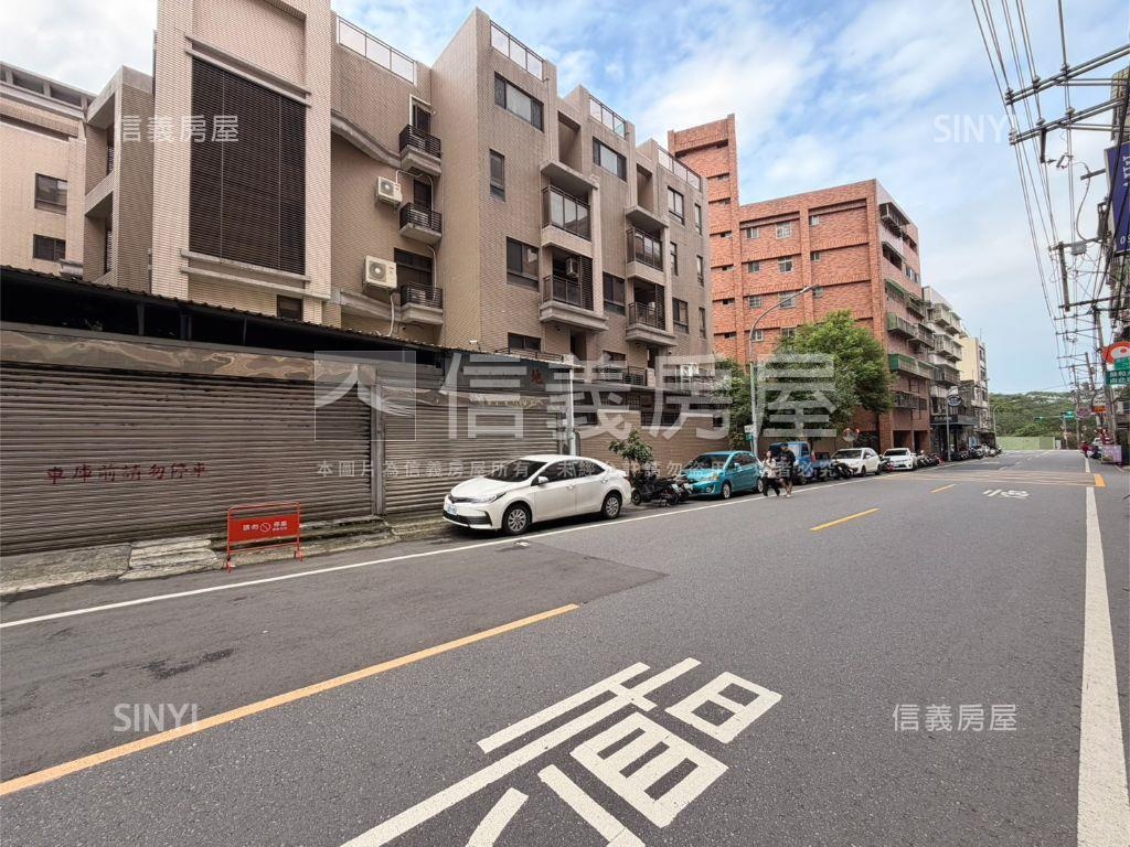金鑽稀有陽台進出三房車位房屋室內格局與周邊環境