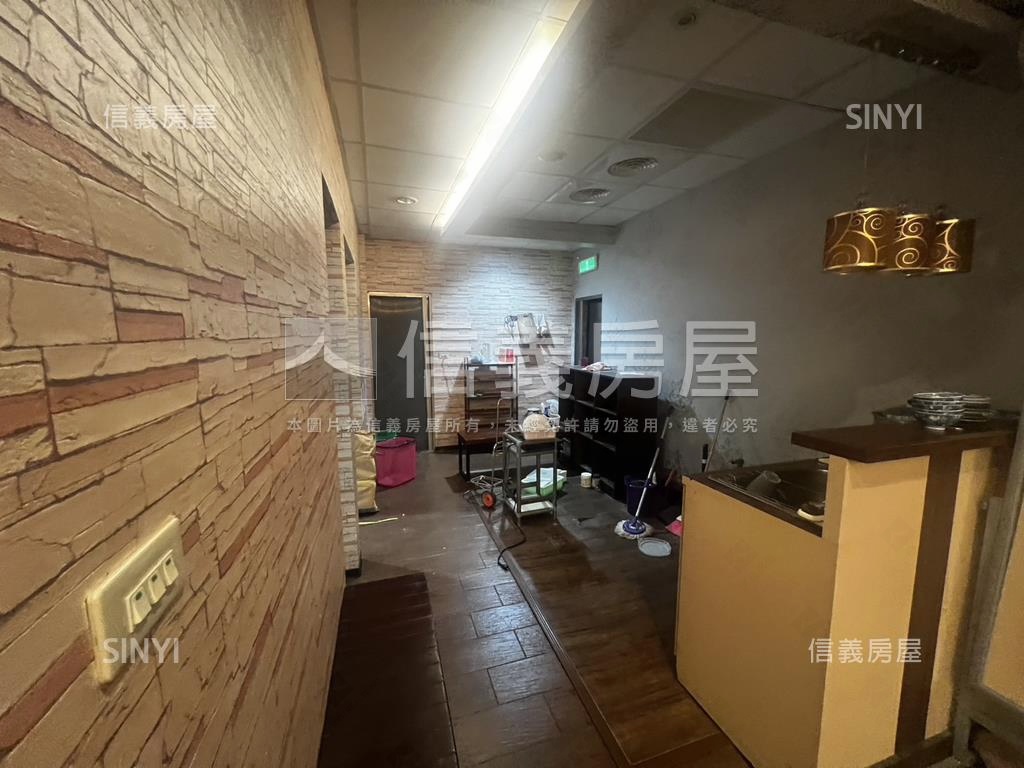 釋出長春龍江商二透天房屋室內格局與周邊環境