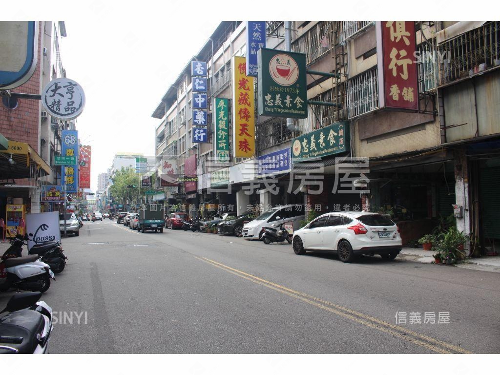 西屯路大面寬店套房屋室內格局與周邊環境