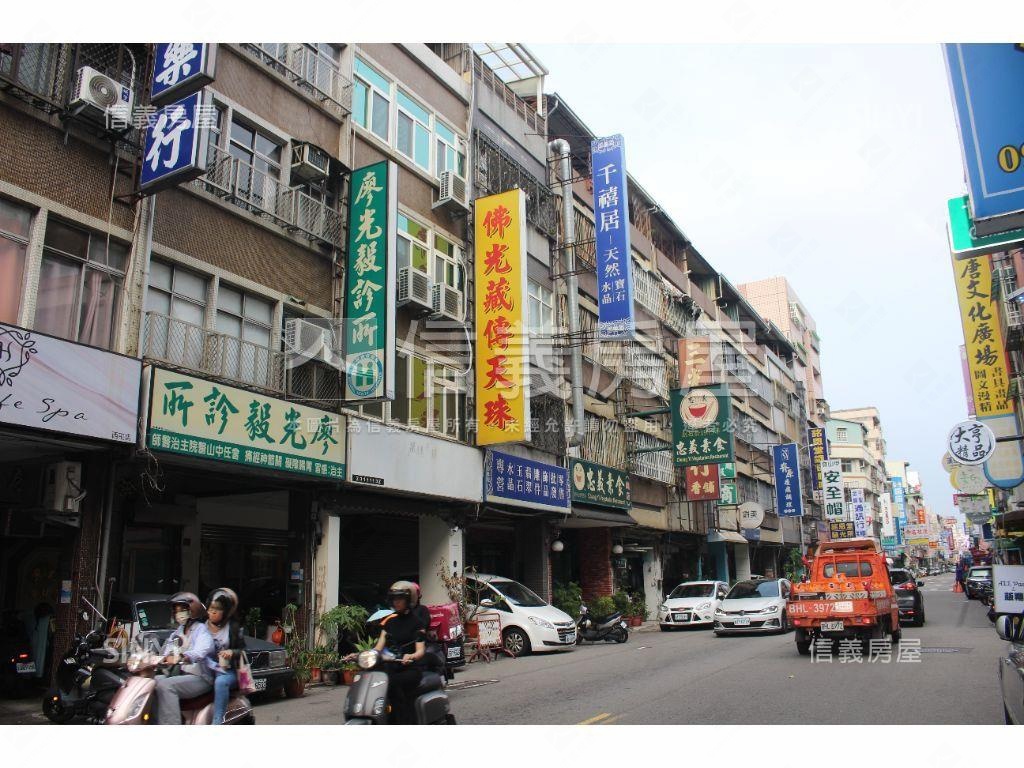 西屯路大面寬店套房屋室內格局與周邊環境