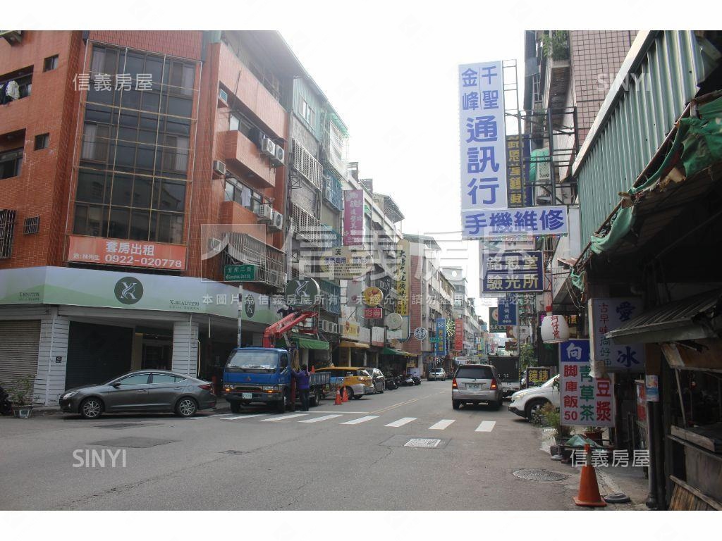 西屯路大面寬店套房屋室內格局與周邊環境
