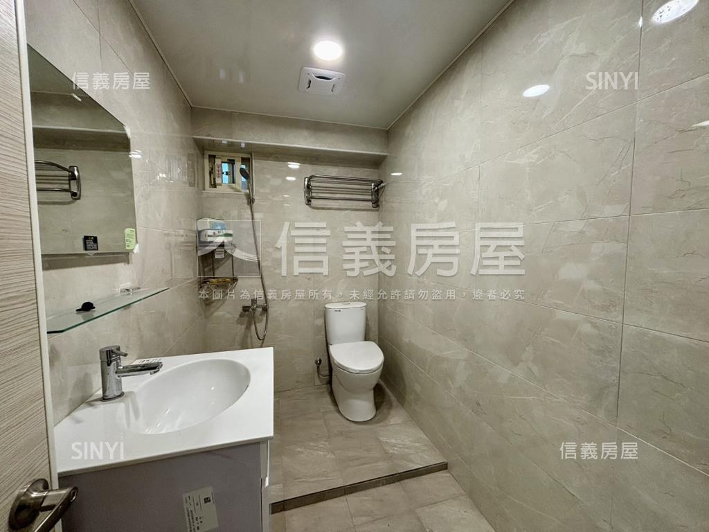 奢華國興面公園２房房屋室內格局與周邊環境