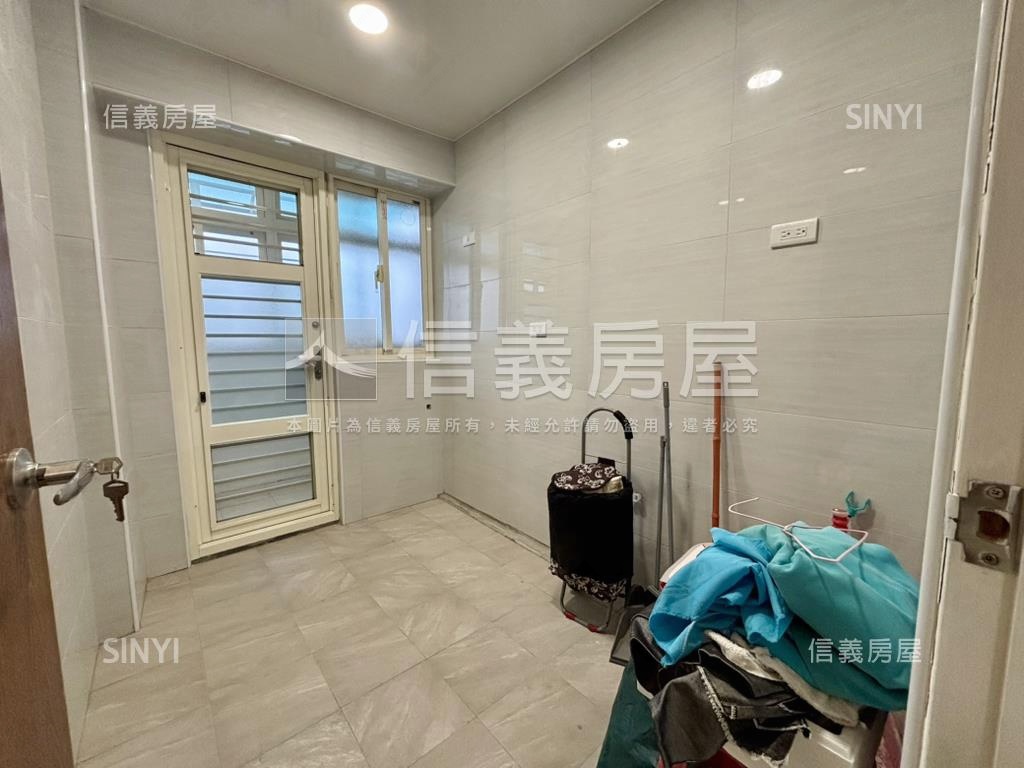 奢華國興面公園２房房屋室內格局與周邊環境