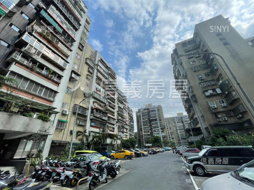 奢華國興面公園２房房屋室內格局與周邊環境