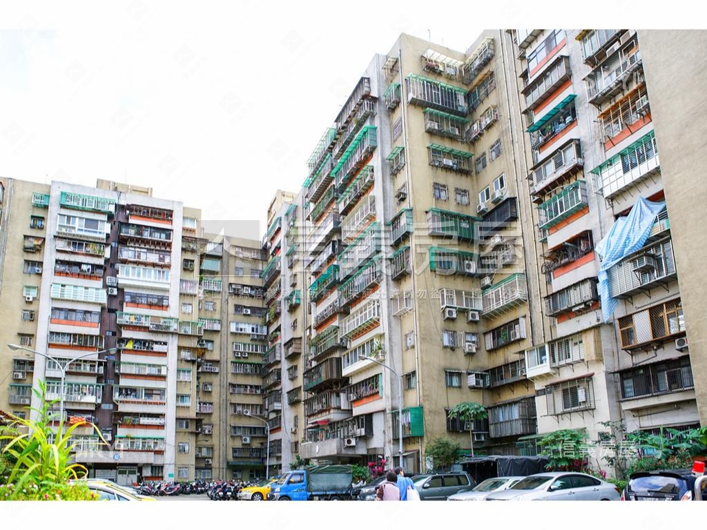 奢華國興面公園２房房屋室內格局與周邊環境