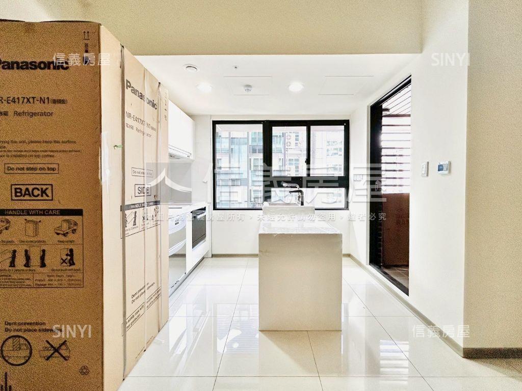 近秋紅谷旁新２房高樓平車房屋室內格局與周邊環境