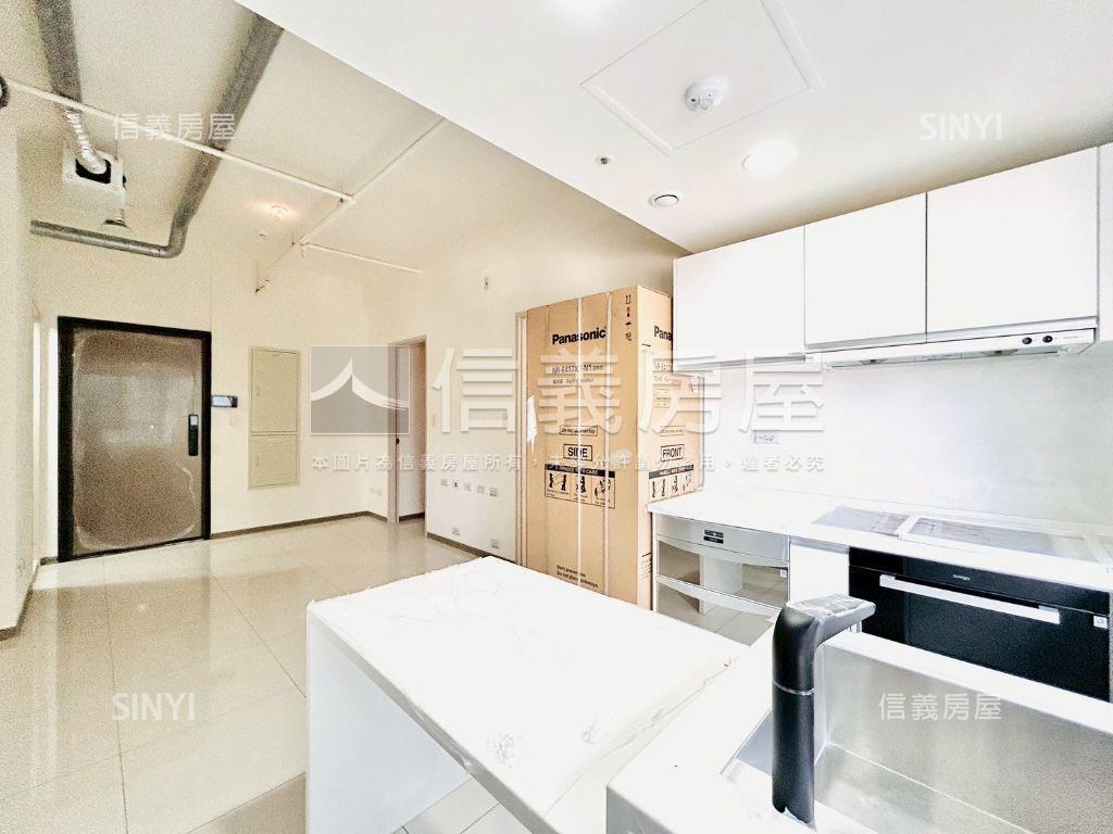 近秋紅谷旁新２房高樓平車房屋室內格局與周邊環境