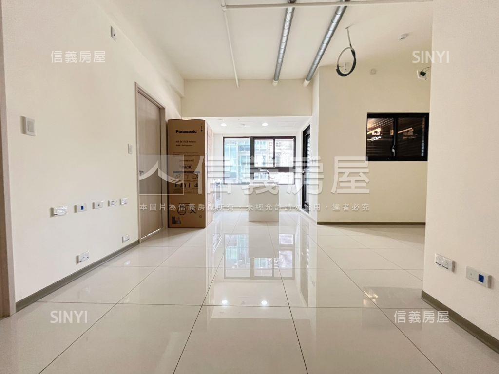 近秋紅谷旁新２房高樓平車房屋室內格局與周邊環境