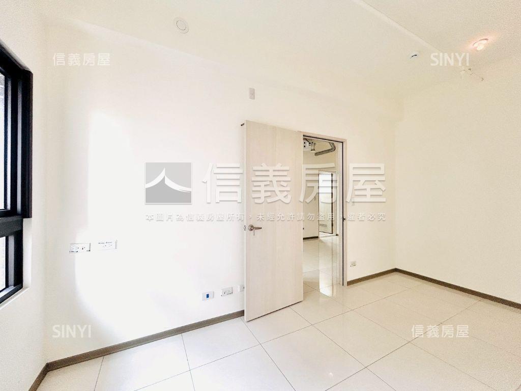 近秋紅谷旁新２房高樓平車房屋室內格局與周邊環境