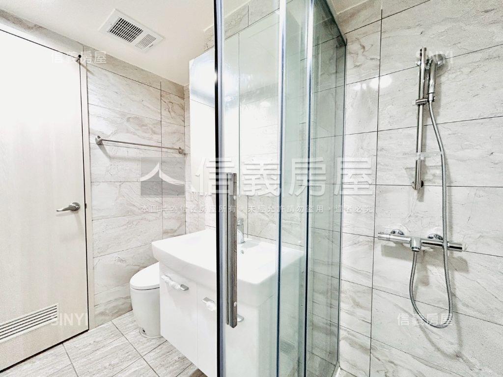 近秋紅谷旁新２房高樓平車房屋室內格局與周邊環境