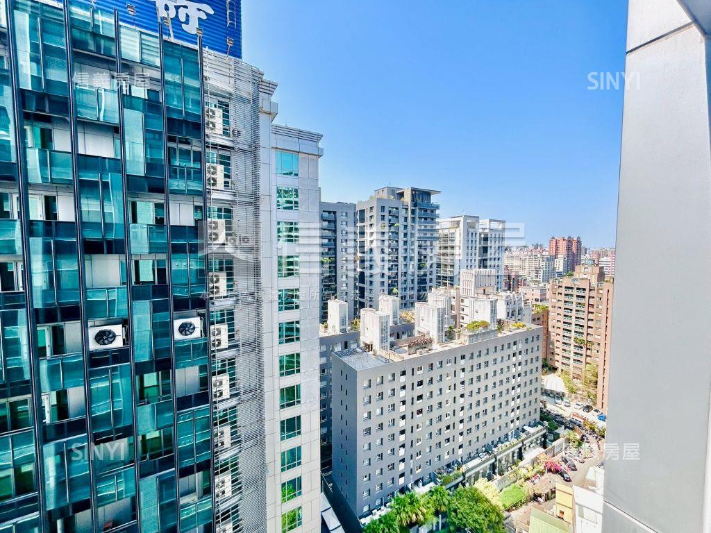 近秋紅谷旁新２房高樓平車房屋室內格局與周邊環境