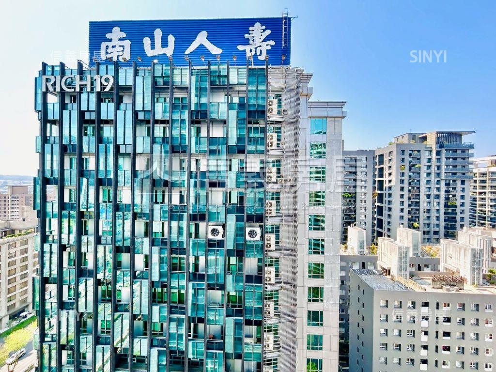 近秋紅谷旁新２房高樓平車房屋室內格局與周邊環境