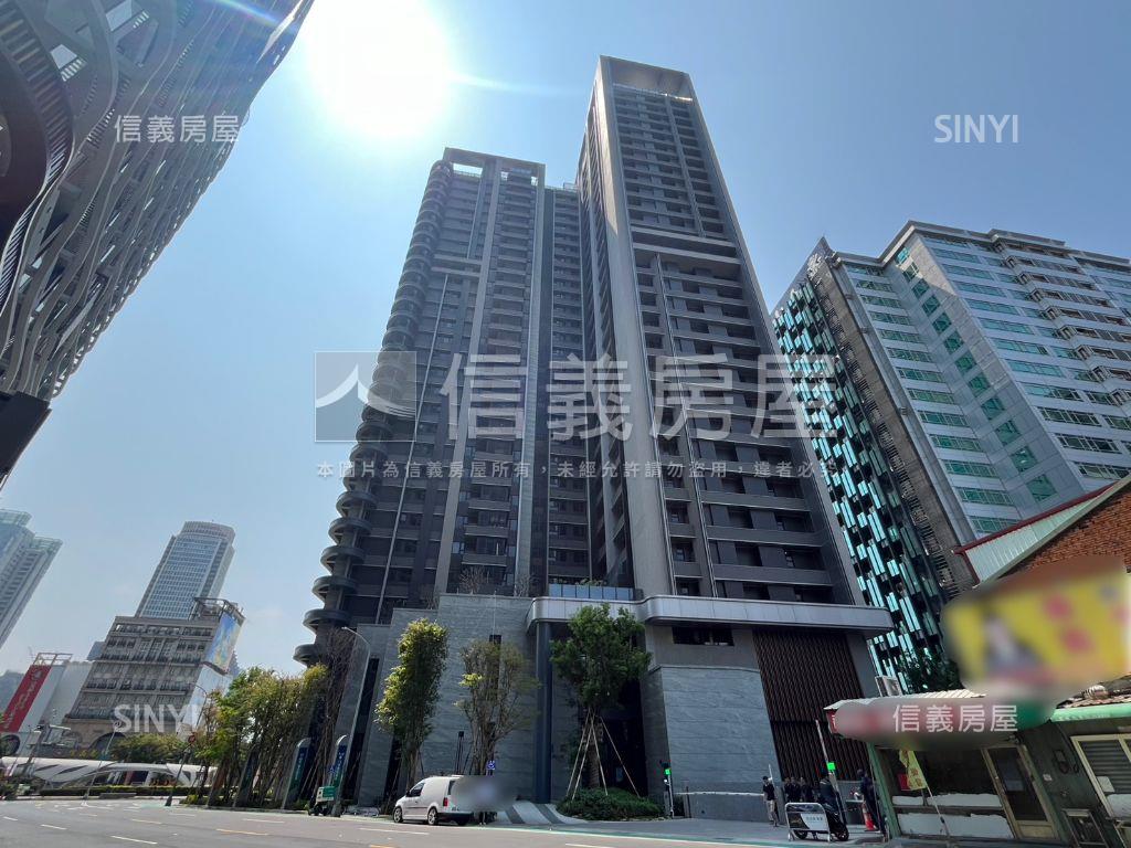 近秋紅谷旁新２房高樓平車房屋室內格局與周邊環境