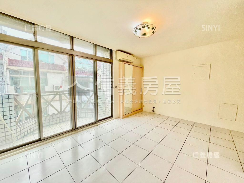 大自然社區美透天房屋室內格局與周邊環境