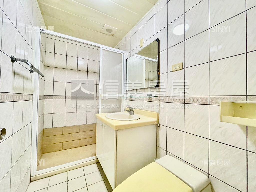 大自然社區美透天房屋室內格局與周邊環境
